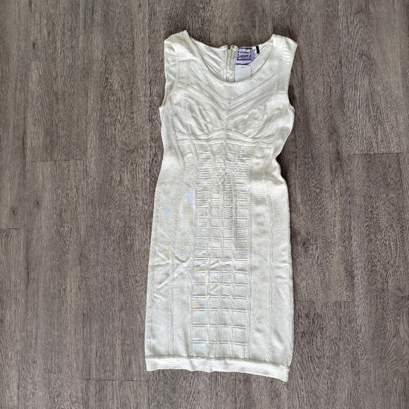 Herve Leger Bandage Dress size M (Alabaster White) - Picture 6 of 7
